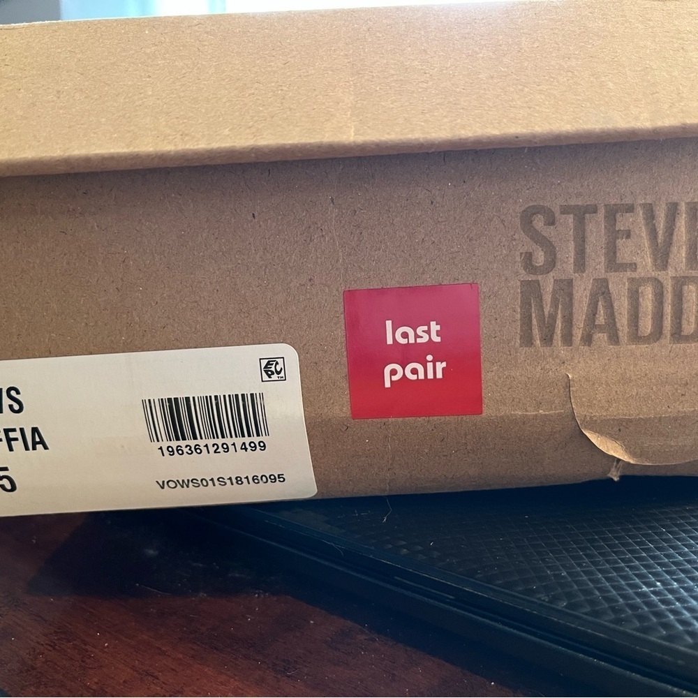 Steve Madden Cream Woven Sandals - Picture 8 of 8